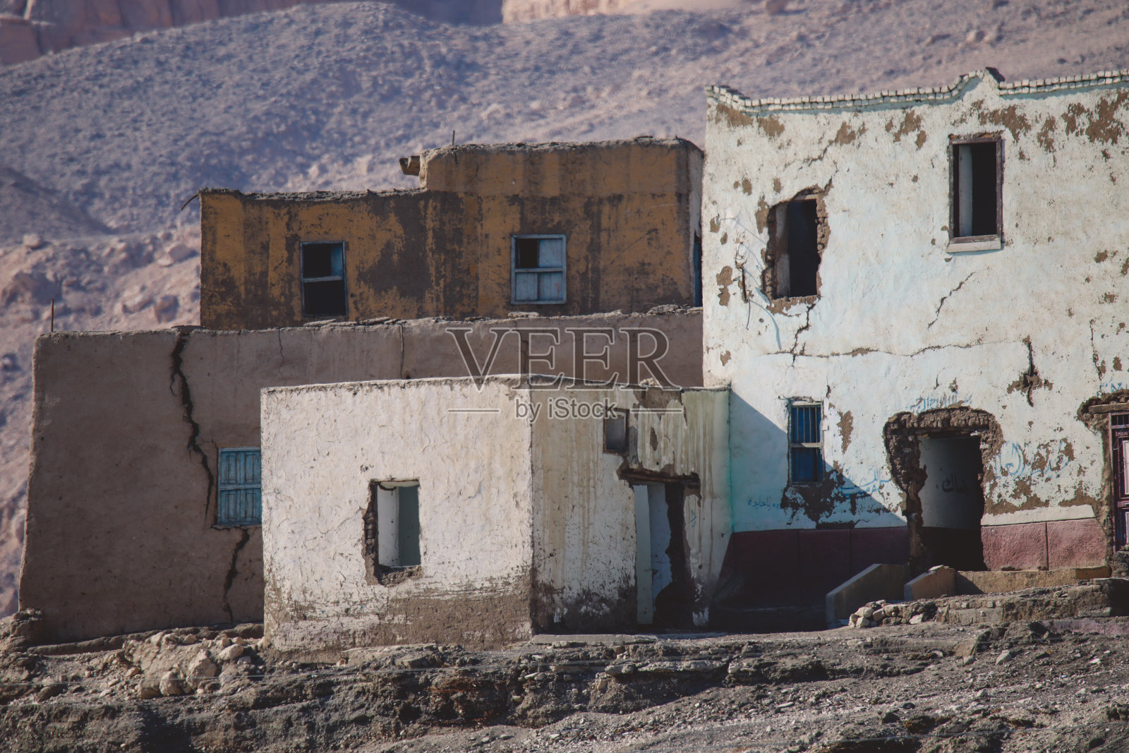 卢克索附近的地方村庄遗址照片摄影图片