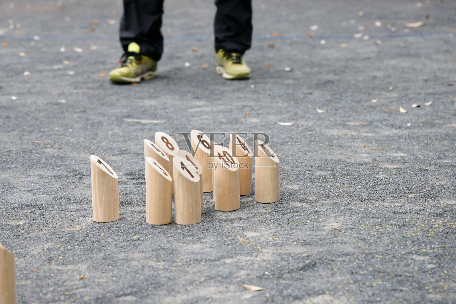 芬兰传统运动：木柱戏照片摄影图片