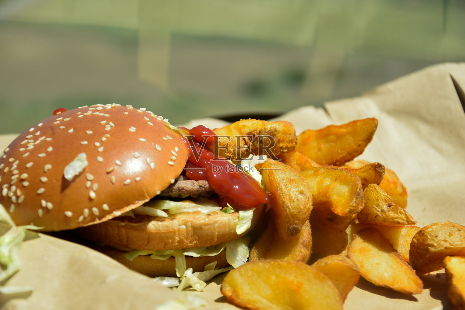 特写，特写汉堡，自助餐厅的汉堡照片摄影图片