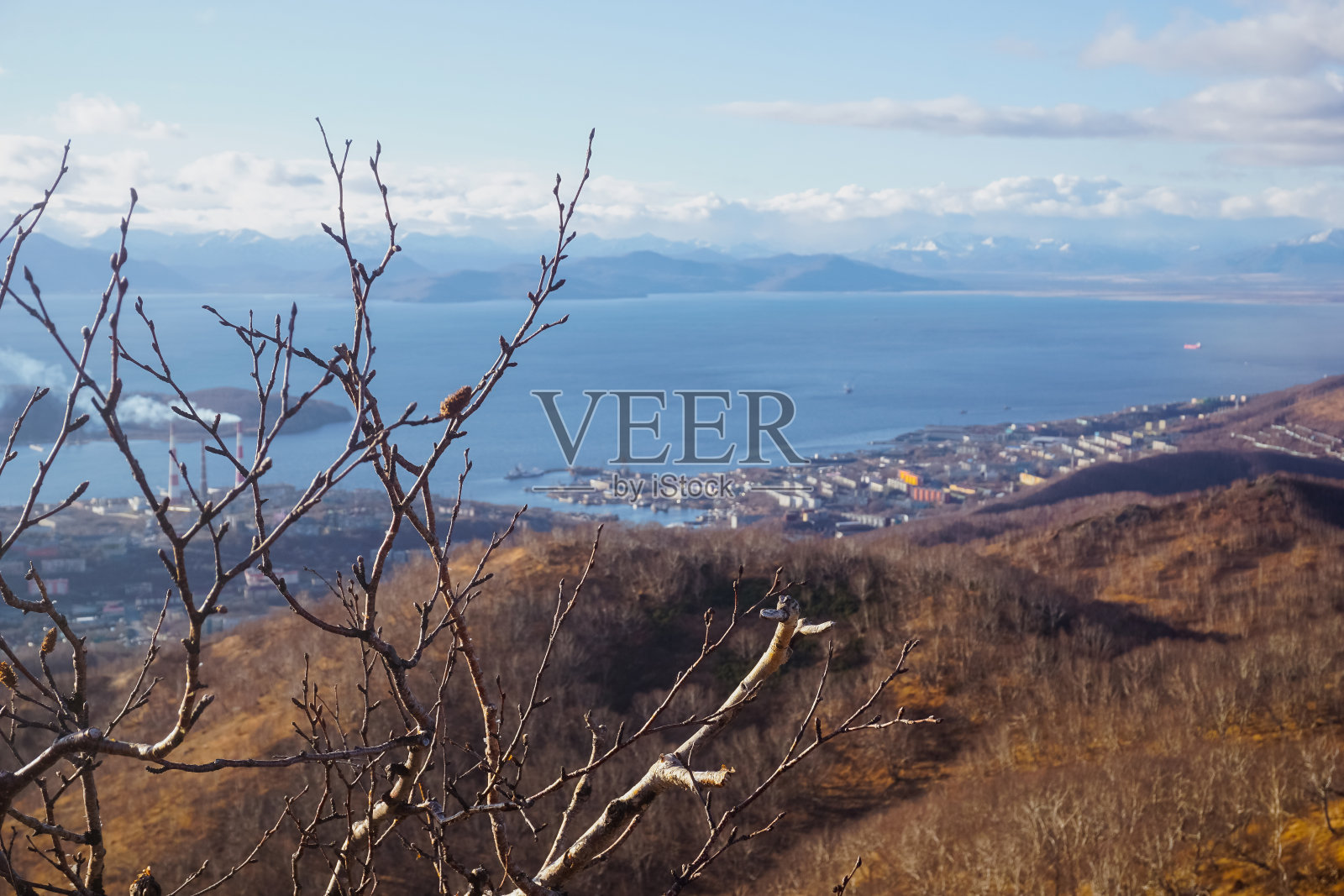 从山上俯瞰阿瓦查湾的美景照片摄影图片