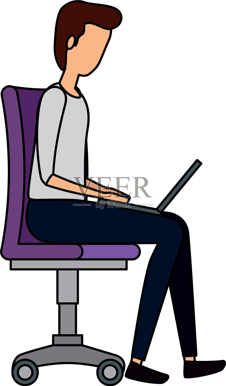 优雅的商人坐在办公室里使用笔记本电脑设计元素图片