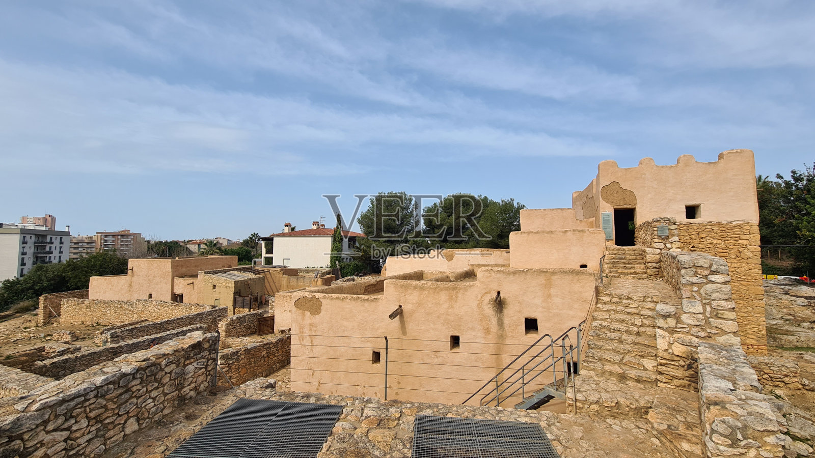 加泰罗尼亚卡拉费尔的伊比利亚城堡的堡垒照片摄影图片