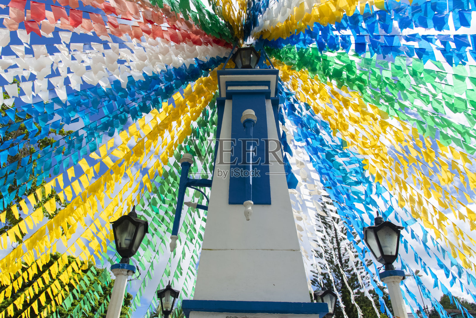 为圣若昂节日装饰的广场照片摄影图片