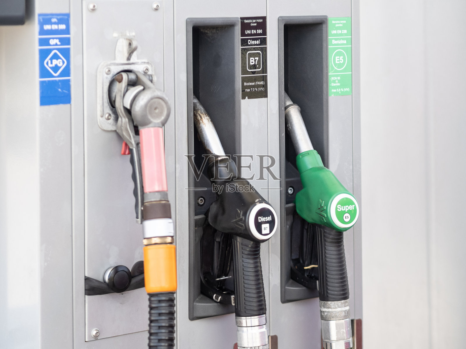 LPG, Diesel B7和Super E5燃油泵喷嘴照片摄影图片