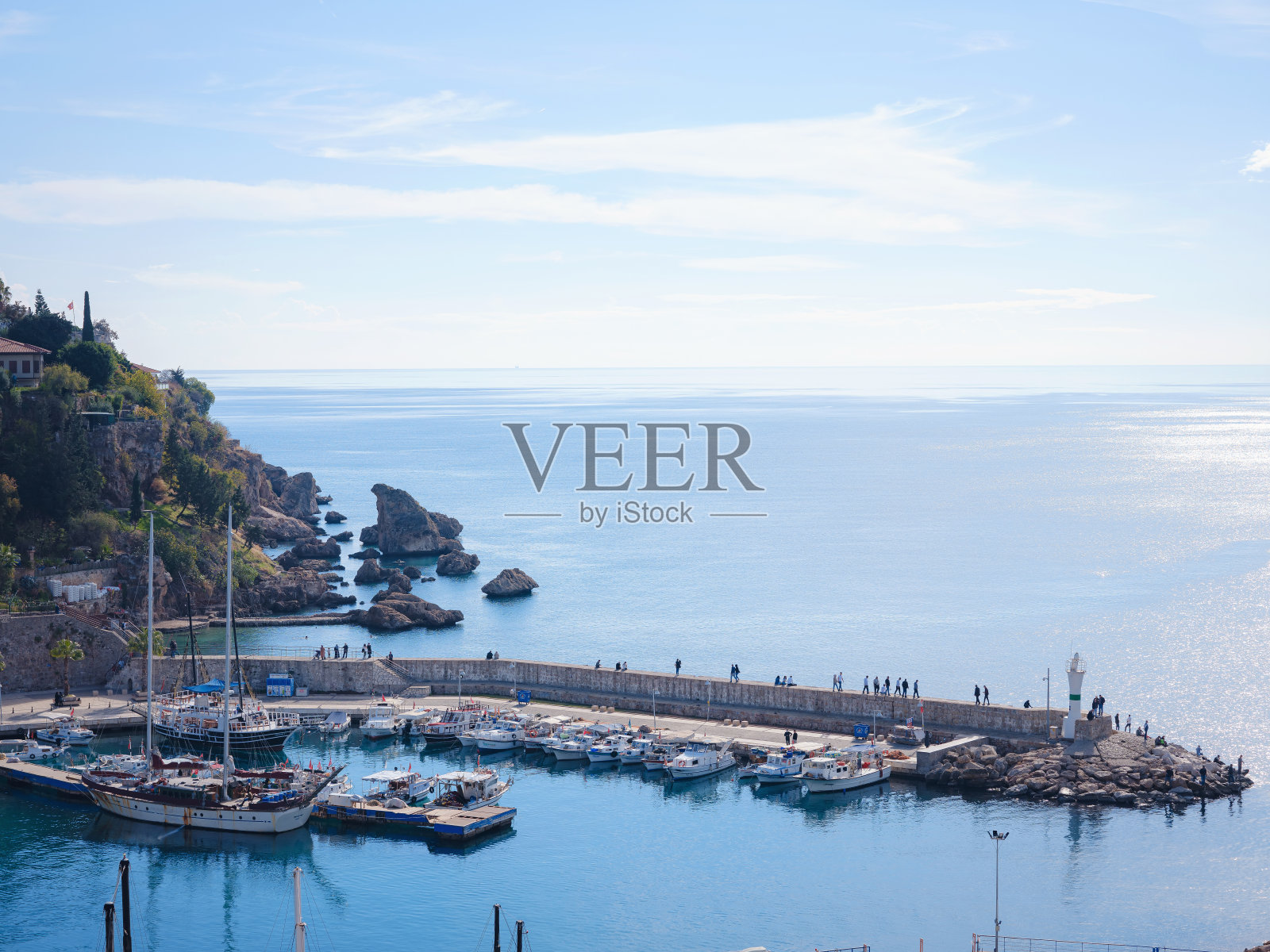 前往土耳其，安塔利亚卡莱奇老城照片摄影图片