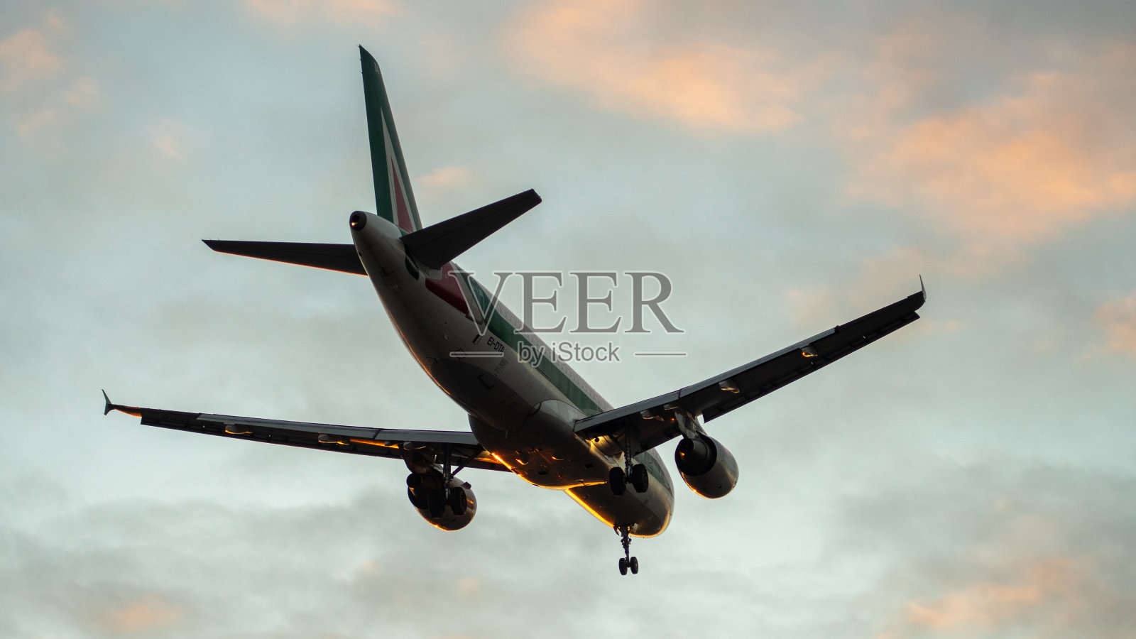 国际机场的飞机照片摄影图片