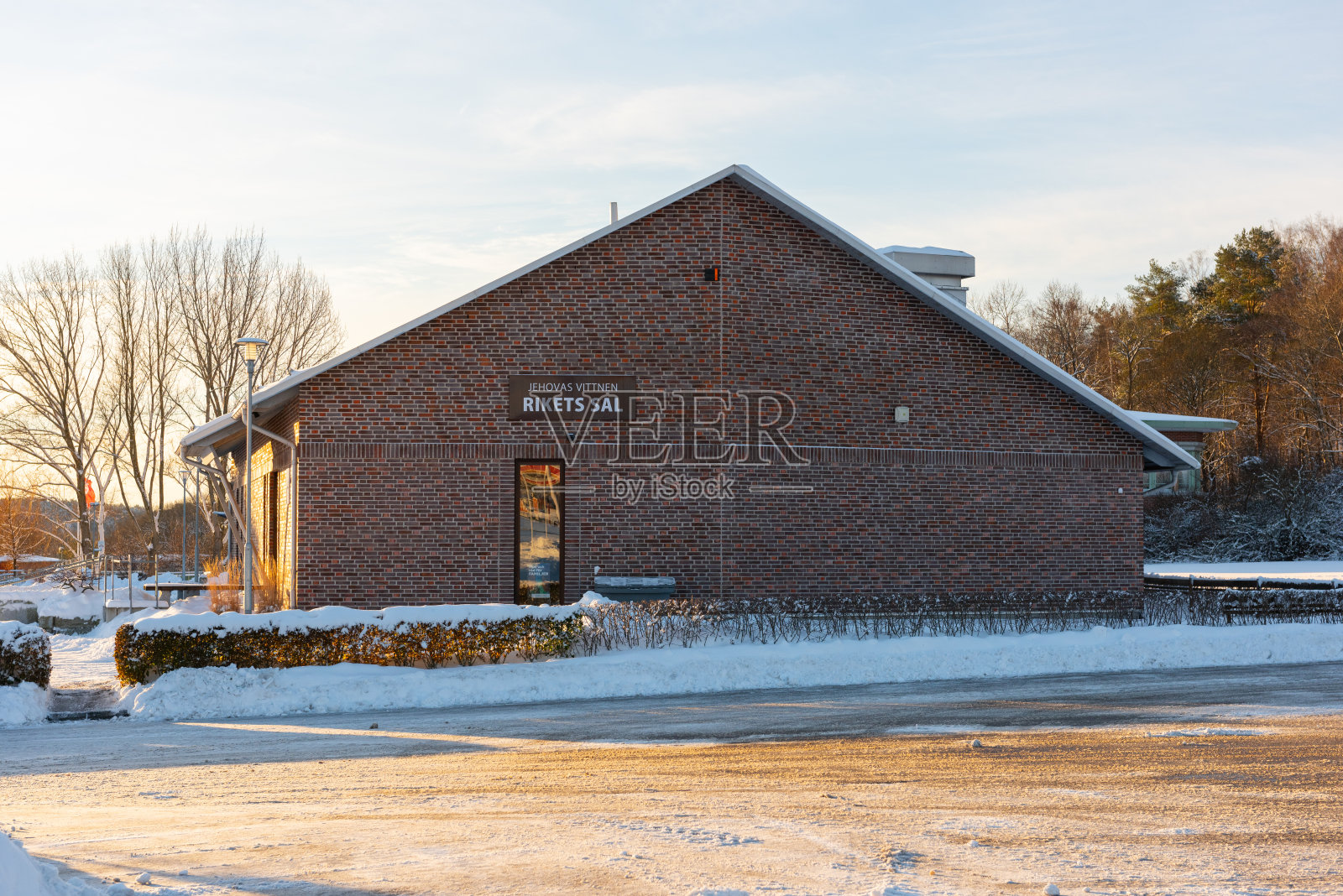 Rikest Sal的外观。耶和华见证殿之一。照片摄影图片