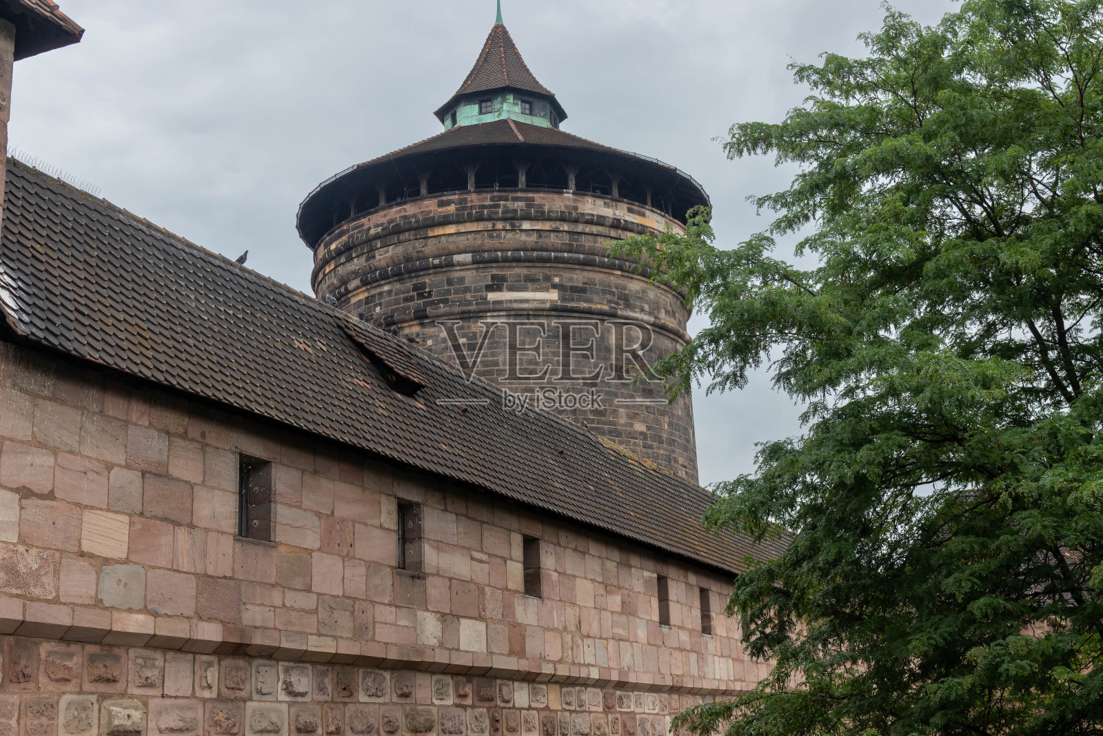堡垒城墙和女子门塔的碎片照片摄影图片