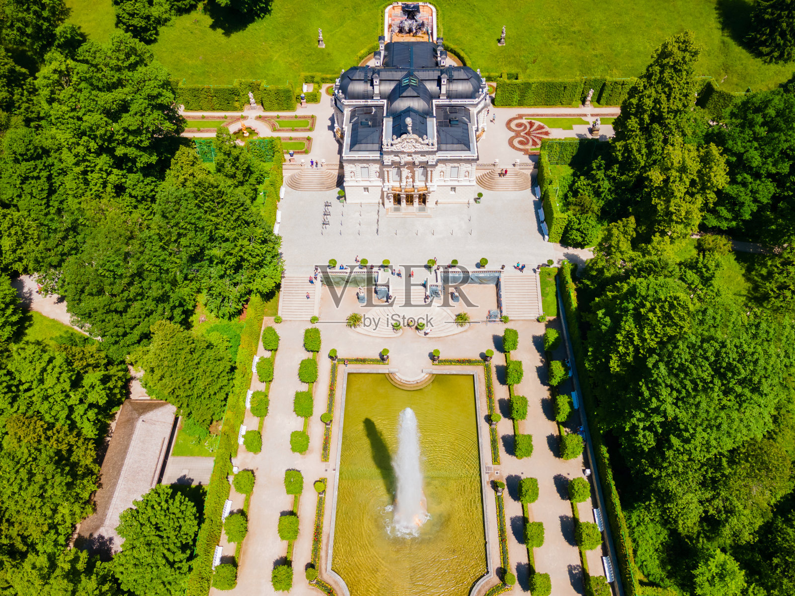 林德霍夫宫空中全景照片摄影图片