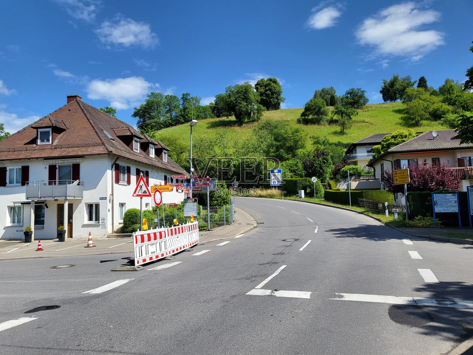 高莱茵镇盖林根的街景。照片摄影图片
