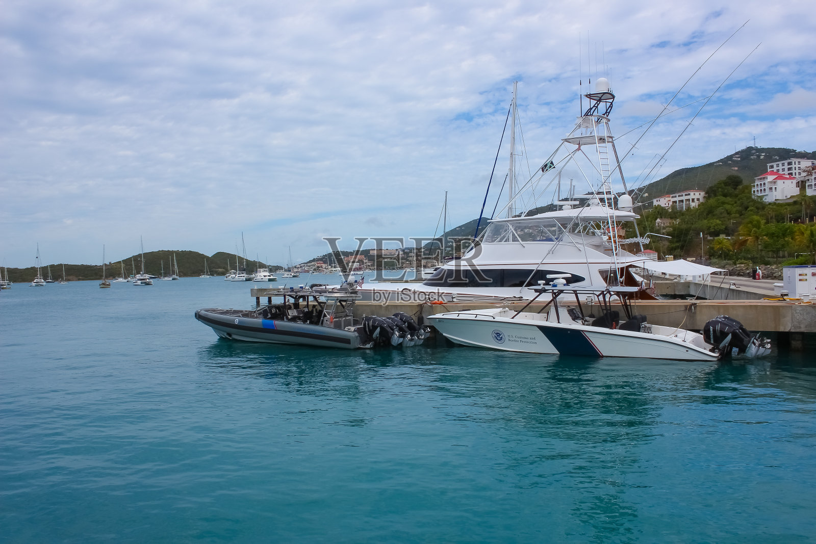 Charlotte Amalie中心和港口的购物区照片摄影图片