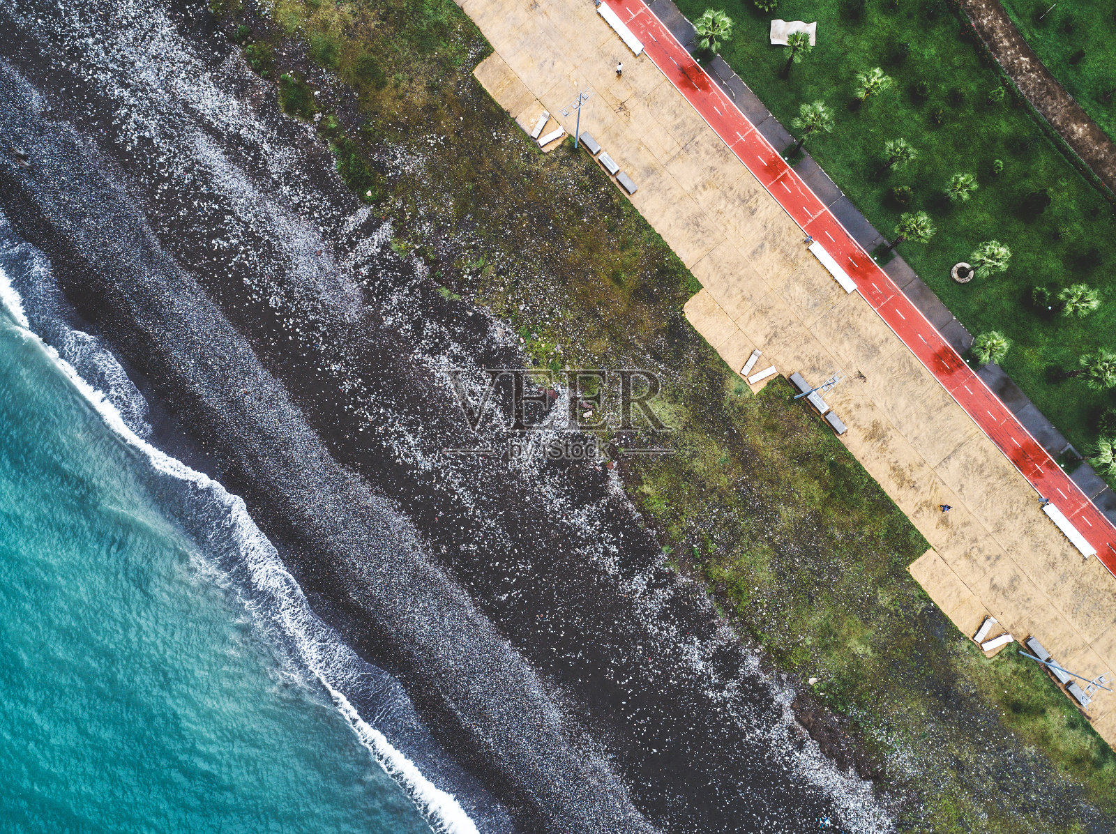 鸟瞰图的海洋，海滩和堤岸没有人照片摄影图片