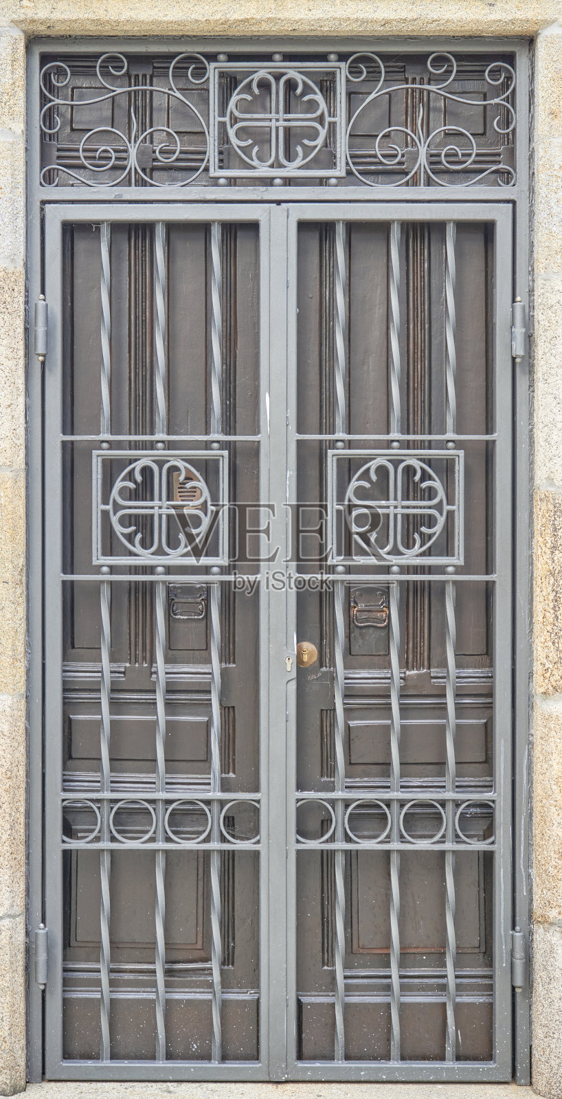 迷人的入口与华丽的金属制品照片摄影图片