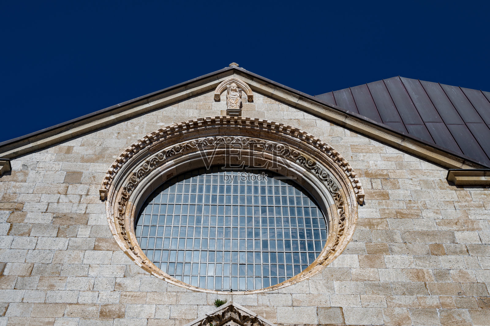 Agnone,莫利塞。圣埃米迪奥教堂。照片摄影图片