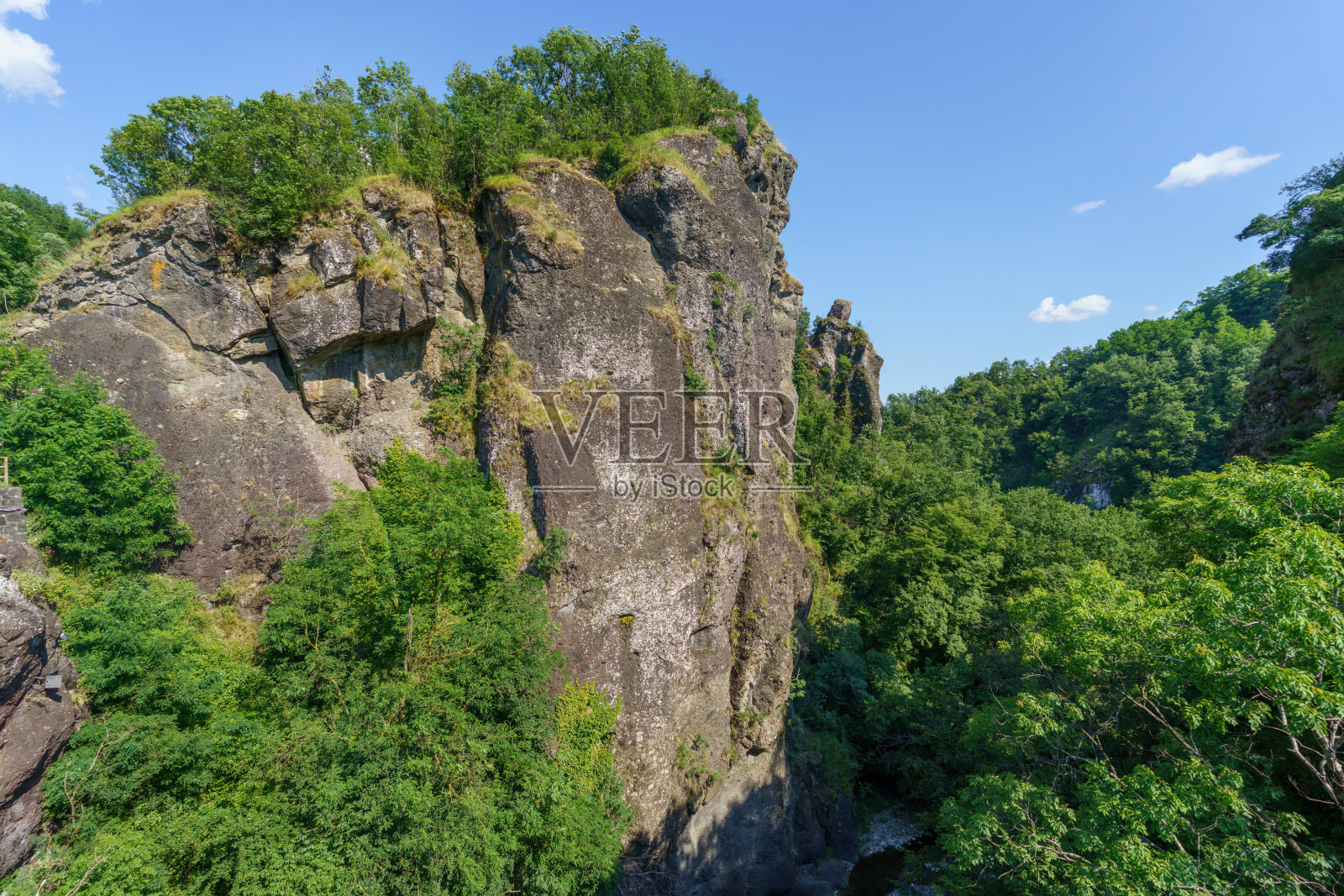 意大利托斯卡纳的Serchio广场峡谷照片摄影图片