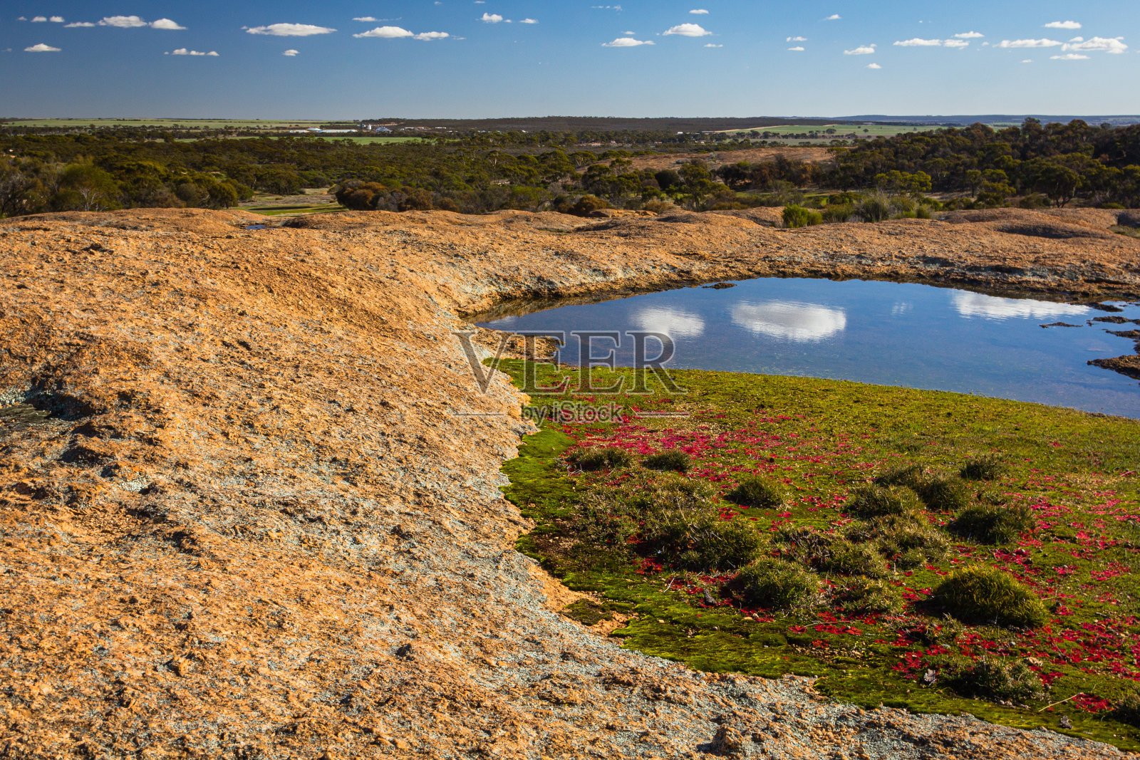 澳大利亚西澳大利亚波浪岩上的水坑照片摄影图片