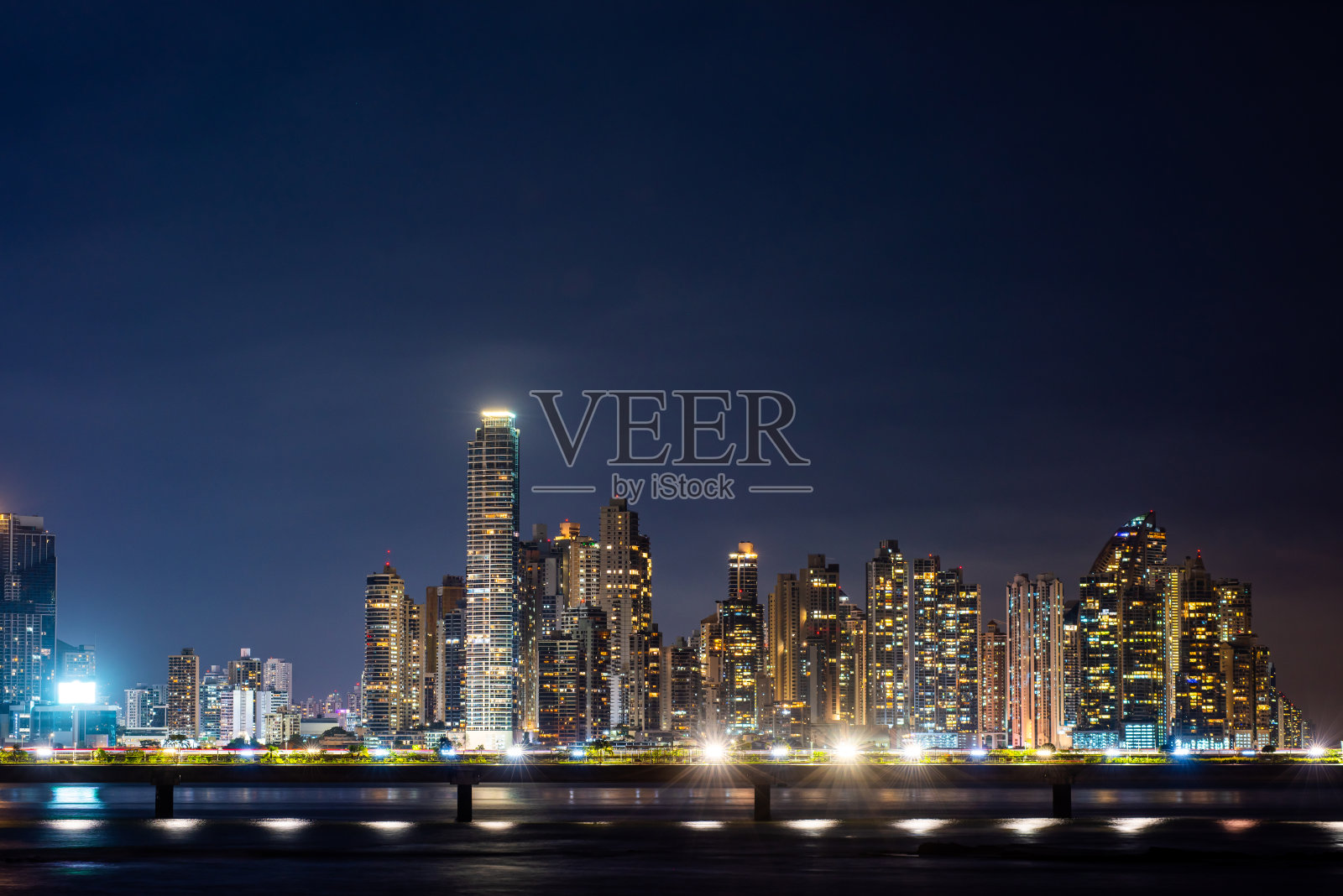 夜晚的巴拿马城照片摄影图片