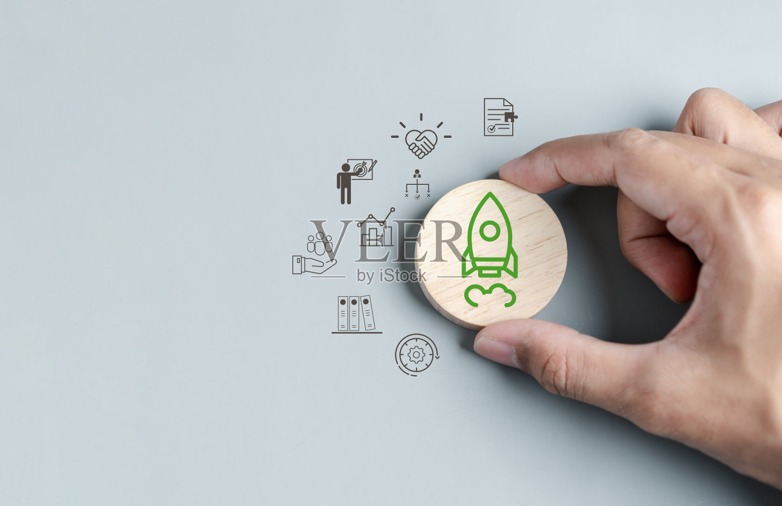 业务增长成功实现PDCA概念，规划发展领导和客户目标群体的阶梯或阶梯。照片摄影图片