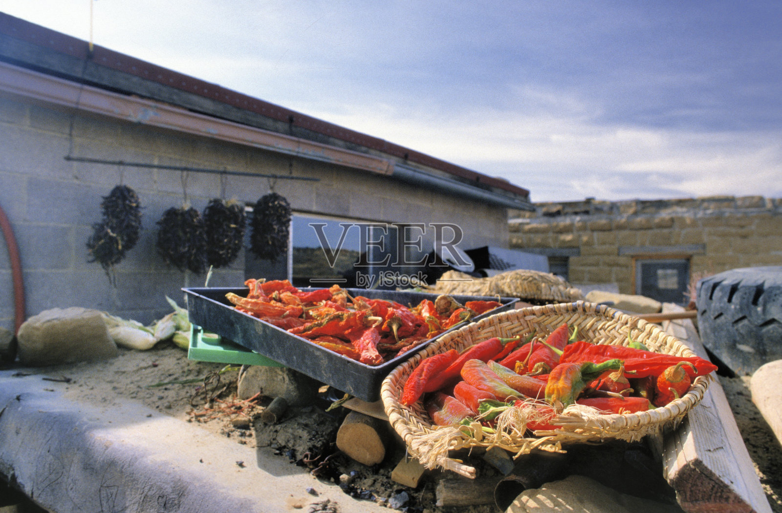 在老阿拉比晒辣椒照片摄影图片