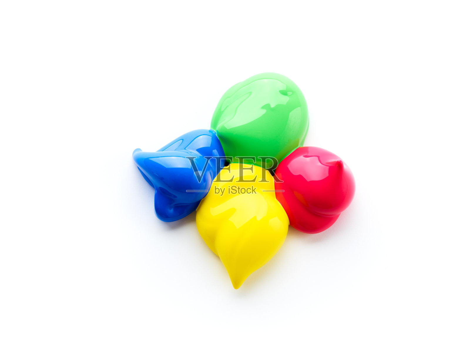 在白色背景上孤立的油漆。涂装过程照片摄影图片