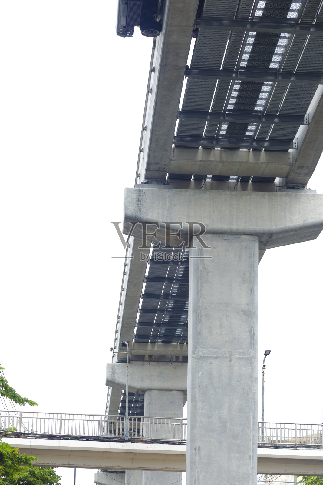 从低角度看正在消失的新BTS轻轨照片摄影图片