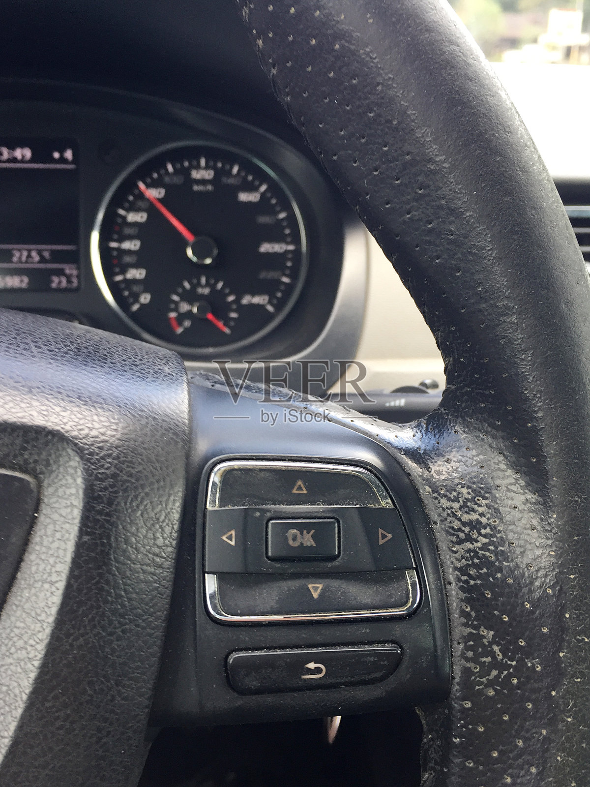 方向盘上的多媒体按钮照片摄影图片