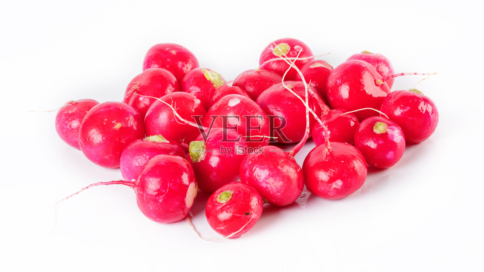 成熟的萝卜孤立在白色背景上照片摄影图片