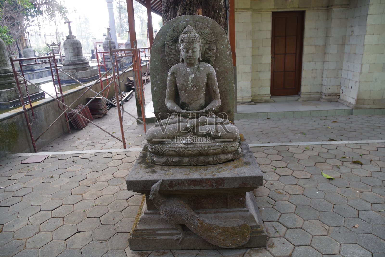 印度尼西亚的门杜特佛教寺院照片摄影图片