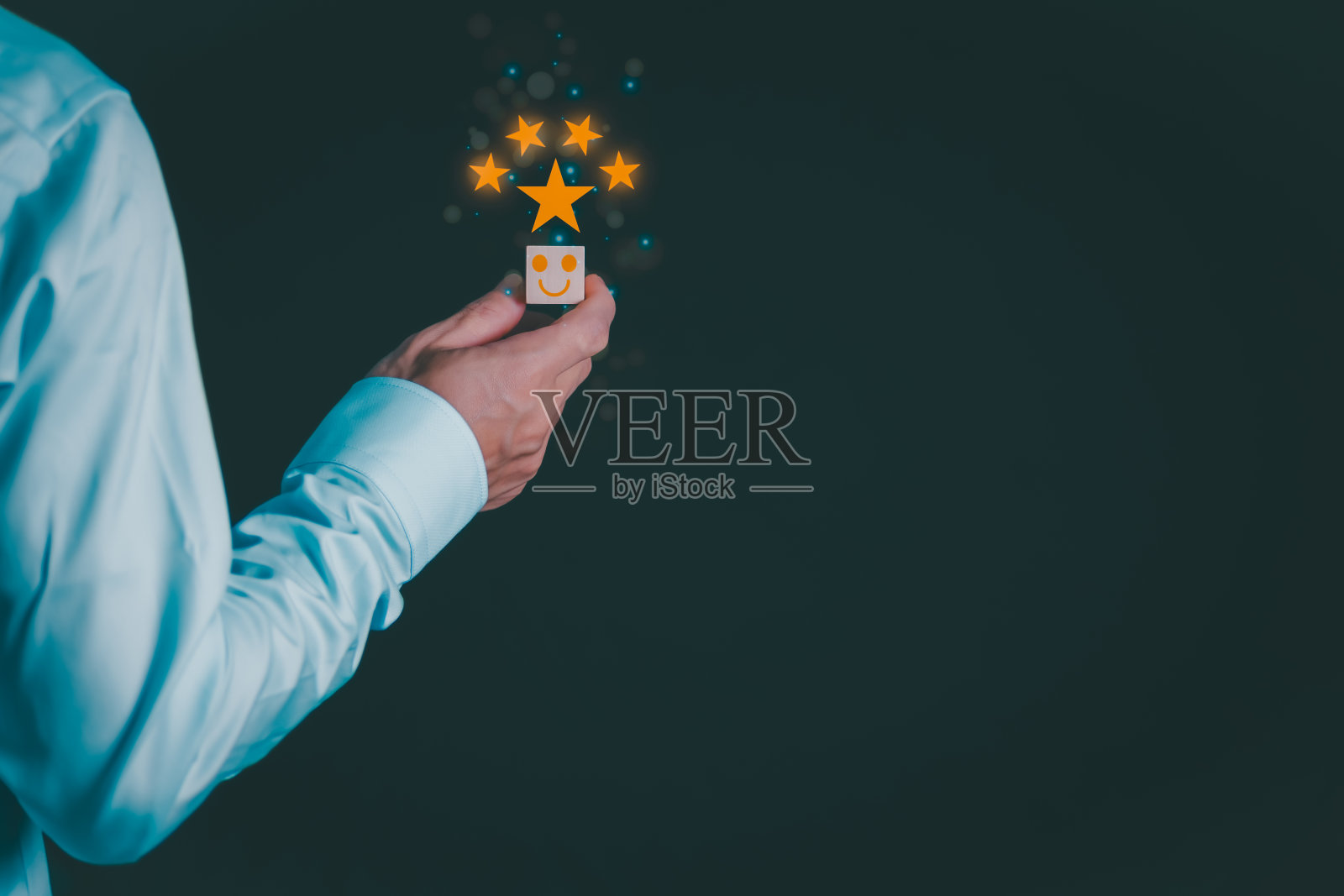 客户服务最优秀的企业评级体验。满意度调查概念。用户对在线应用程序、在线营销和业务流程的服务体验进行评分。照片摄影图片