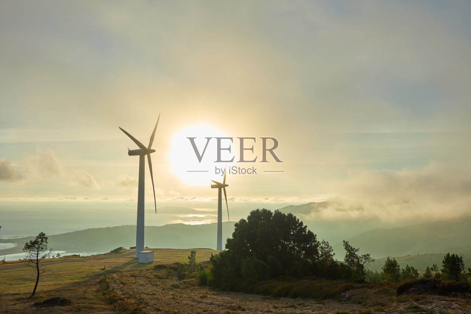 西班牙北部的风车照片摄影图片