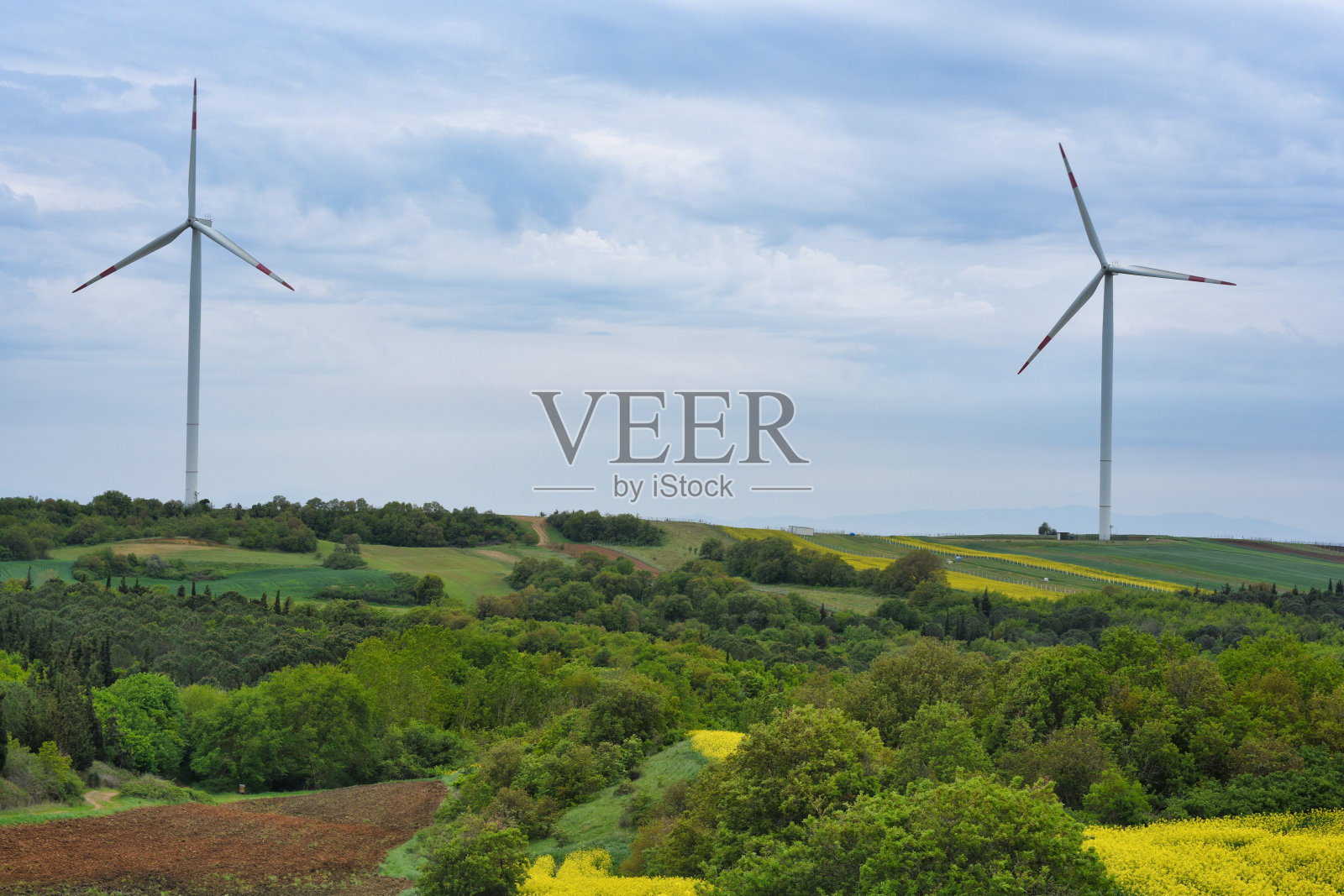 风能发电在美丽的风景照片摄影图片