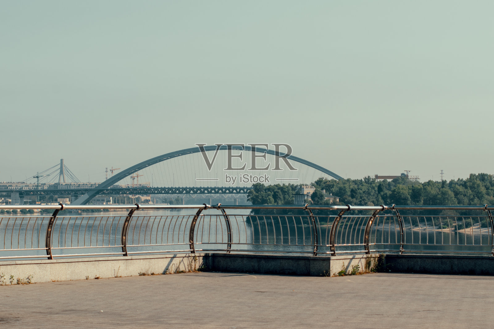 Podilsky桥的景色照片摄影图片