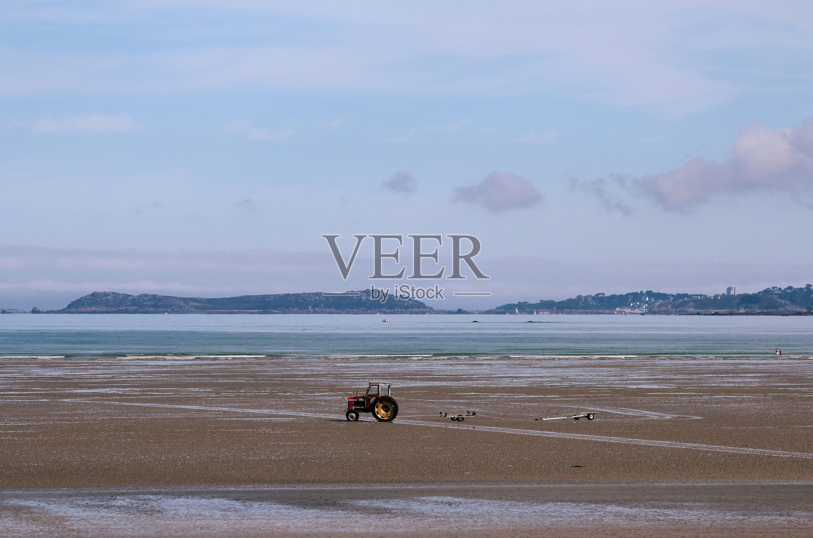 海滩上运输照片摄影图片