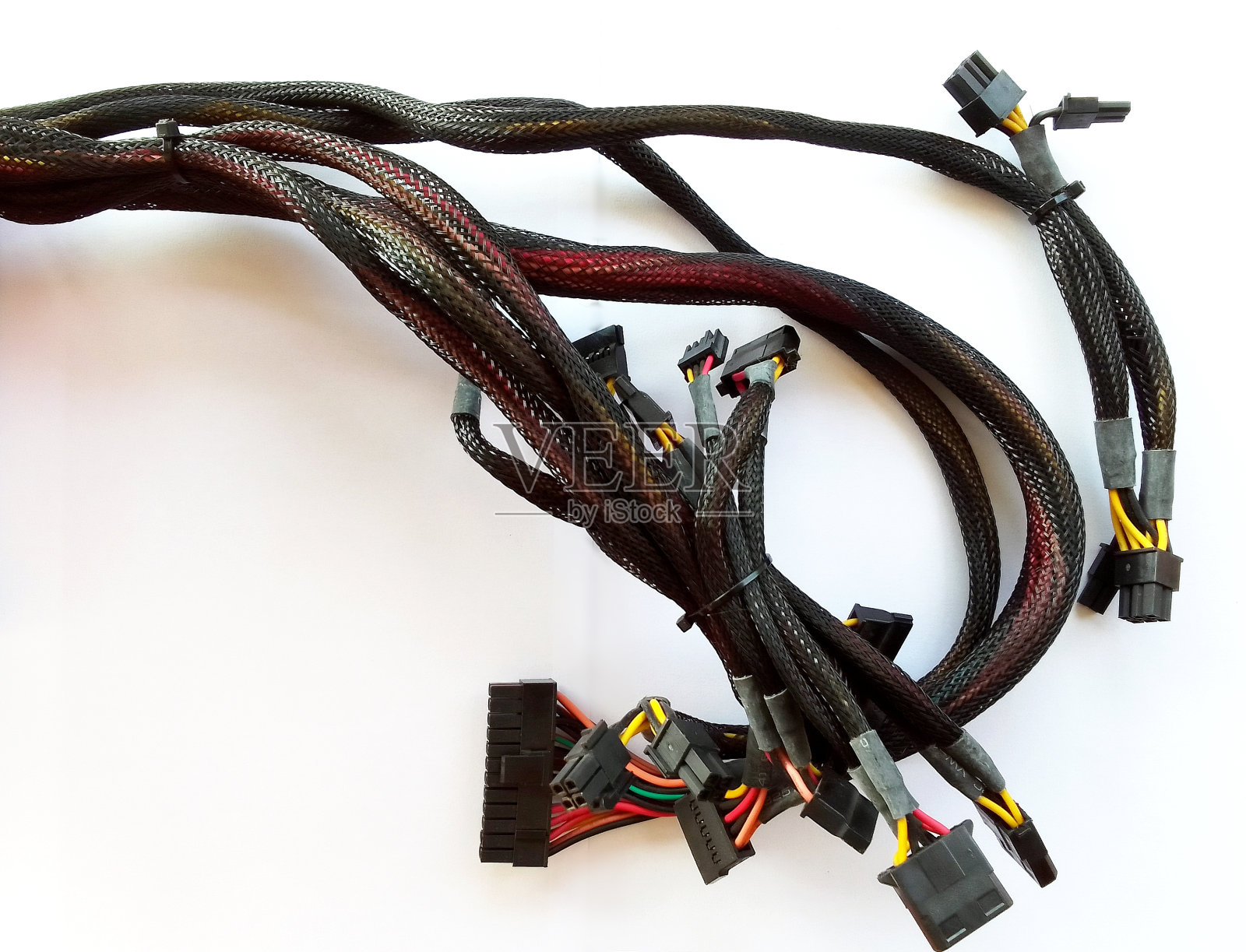 电缆连接隔离在白色背景上。照片摄影图片