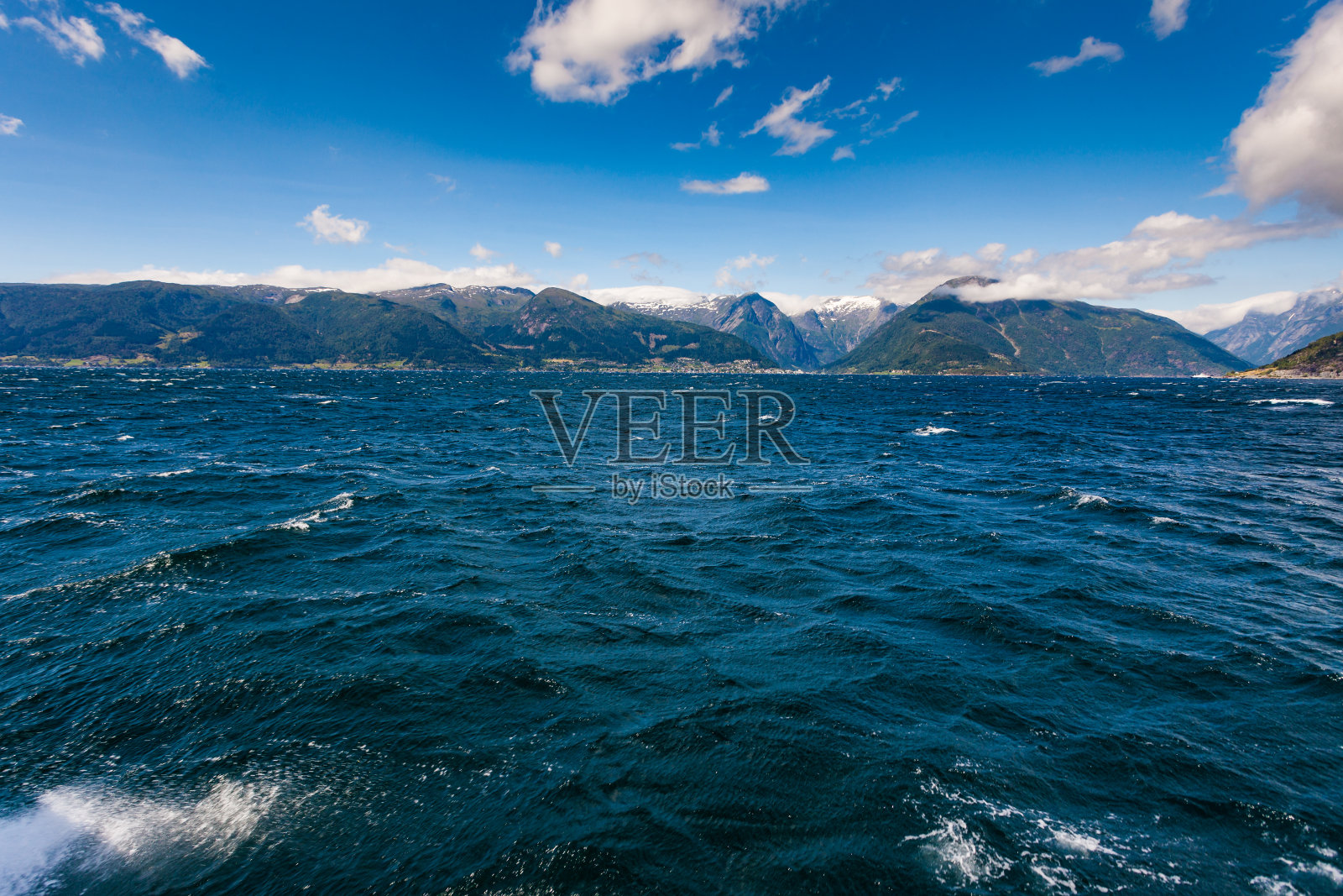 从渡船上看挪威峡湾照片摄影图片