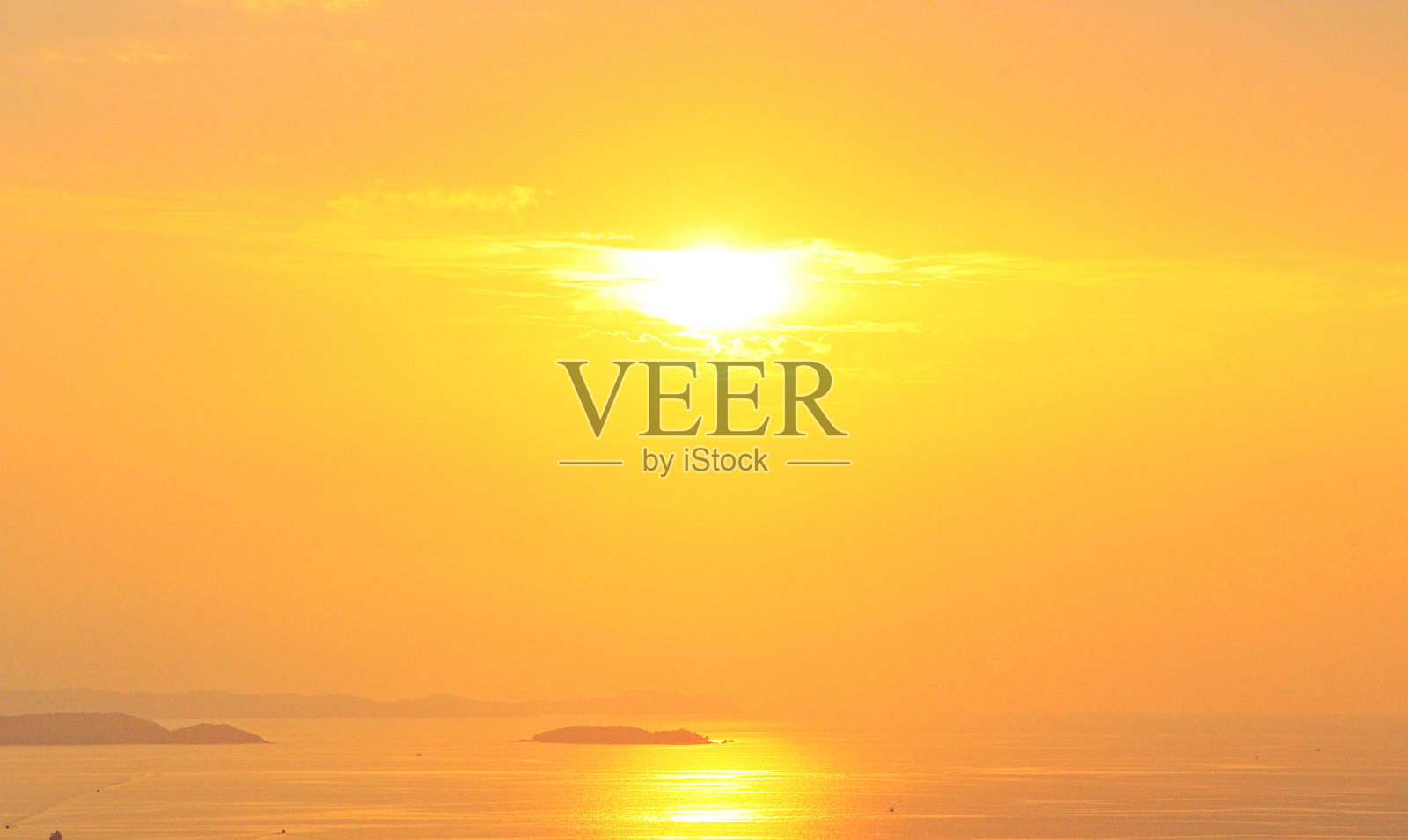 太阳落山了。照片摄影图片