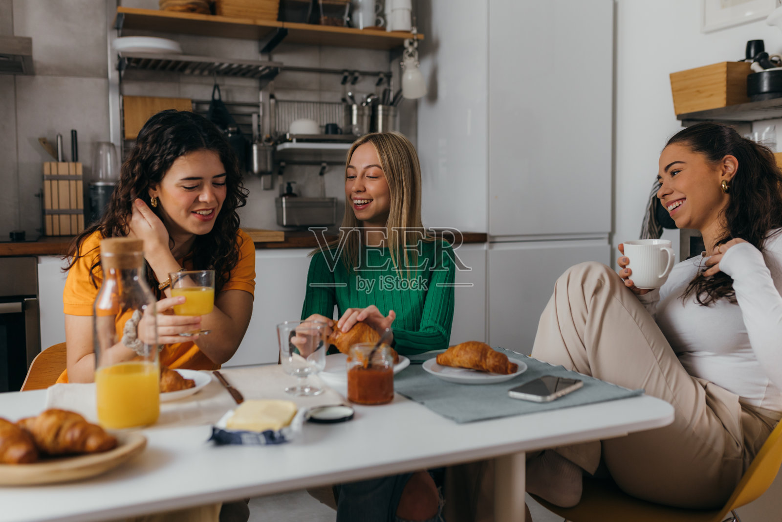 女学生在家照片摄影图片