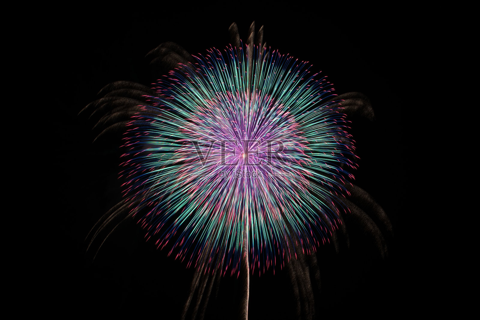 日本新潟市片凯市的烟花照片摄影图片