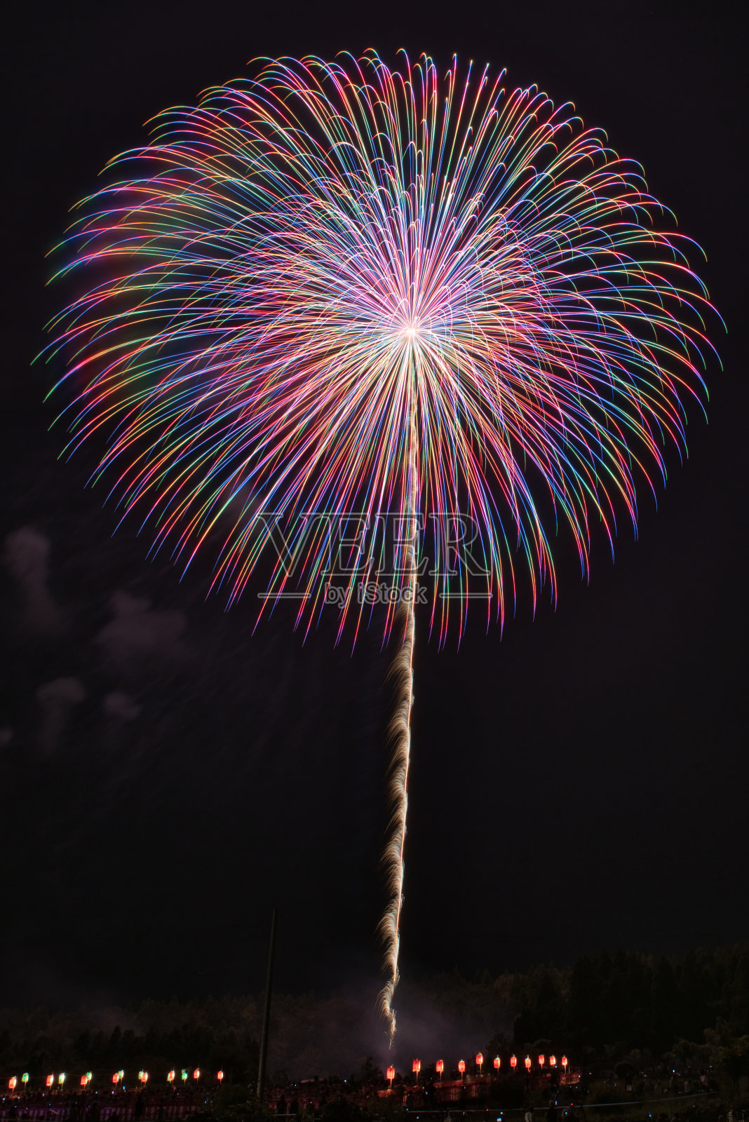 日本新潟市片凯市的烟花照片摄影图片