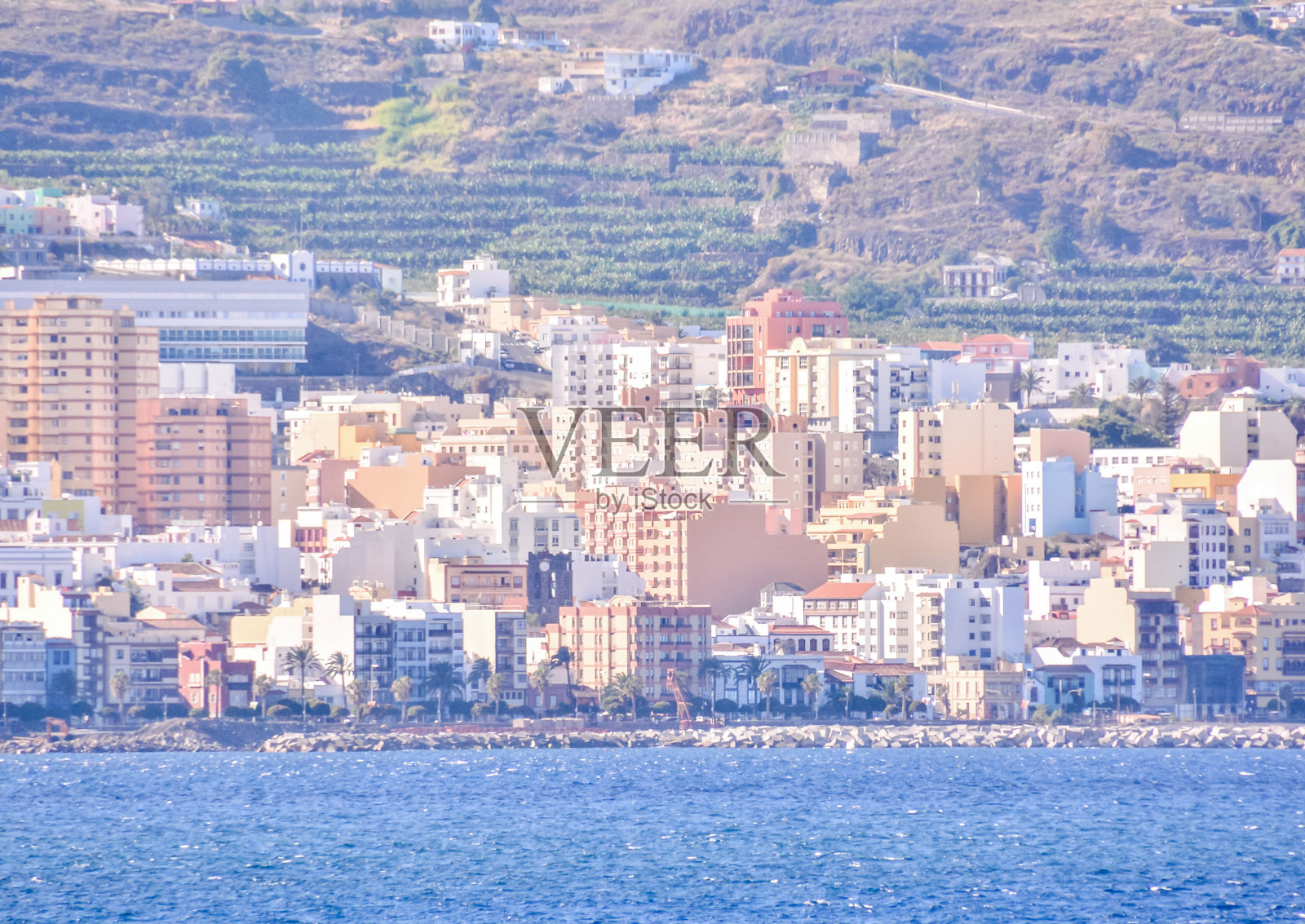 热带海村照片摄影图片