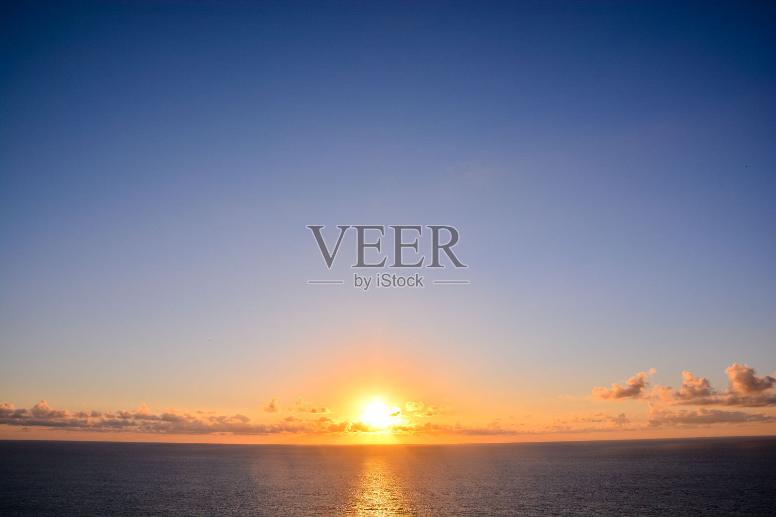 海上热带日落照片摄影图片