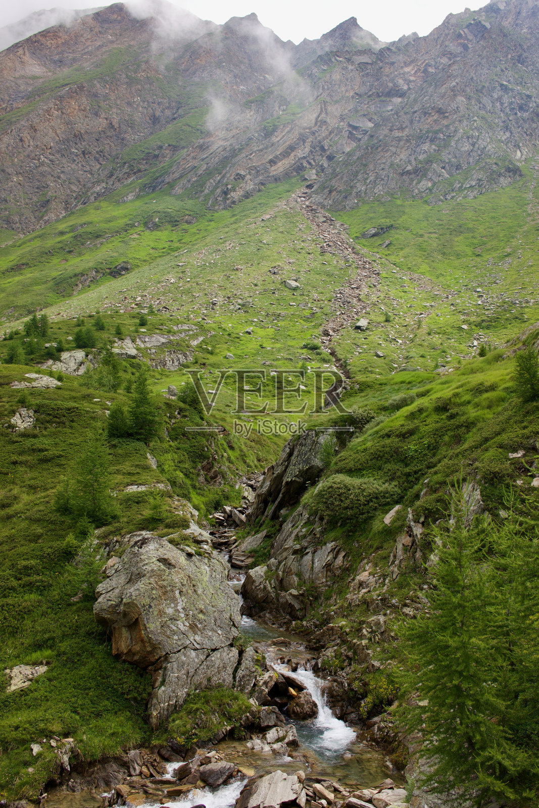 徒步去克里斯托利纳峰照片摄影图片