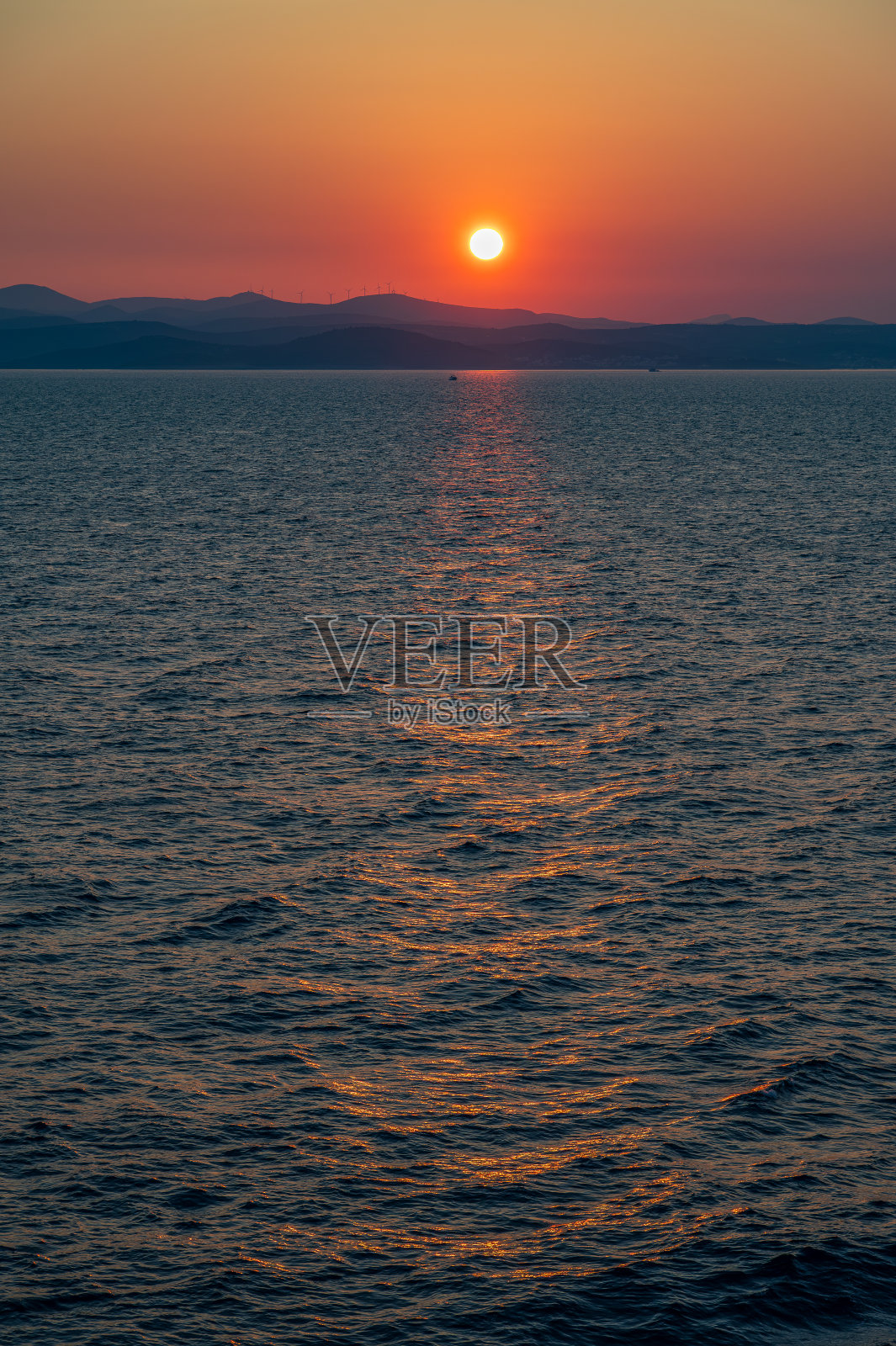 亚得里亚海。克罗地亚海岸壮观的日出照片摄影图片