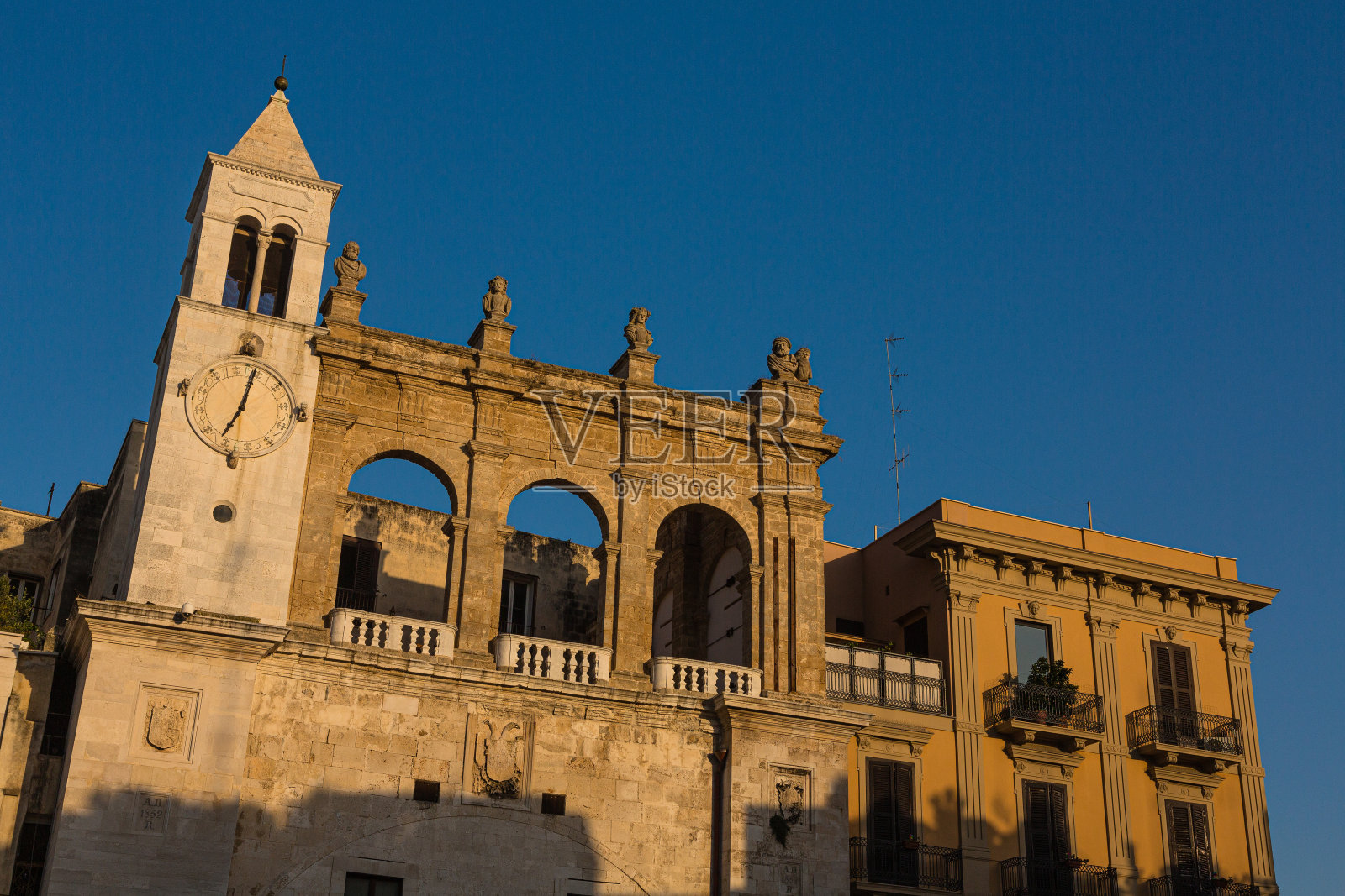 意大利巴里的塞迪尔宫照片摄影图片