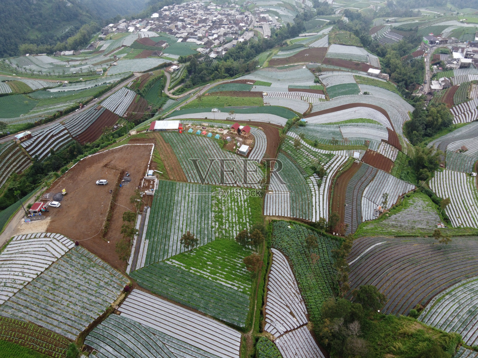 风景之美和排屋的建筑安排在尼泊尔的旅游区van Java, Butuh哈姆雷特，Temanggung村，Kaliangkrik区，Magelang，中爪哇。照片摄影图片