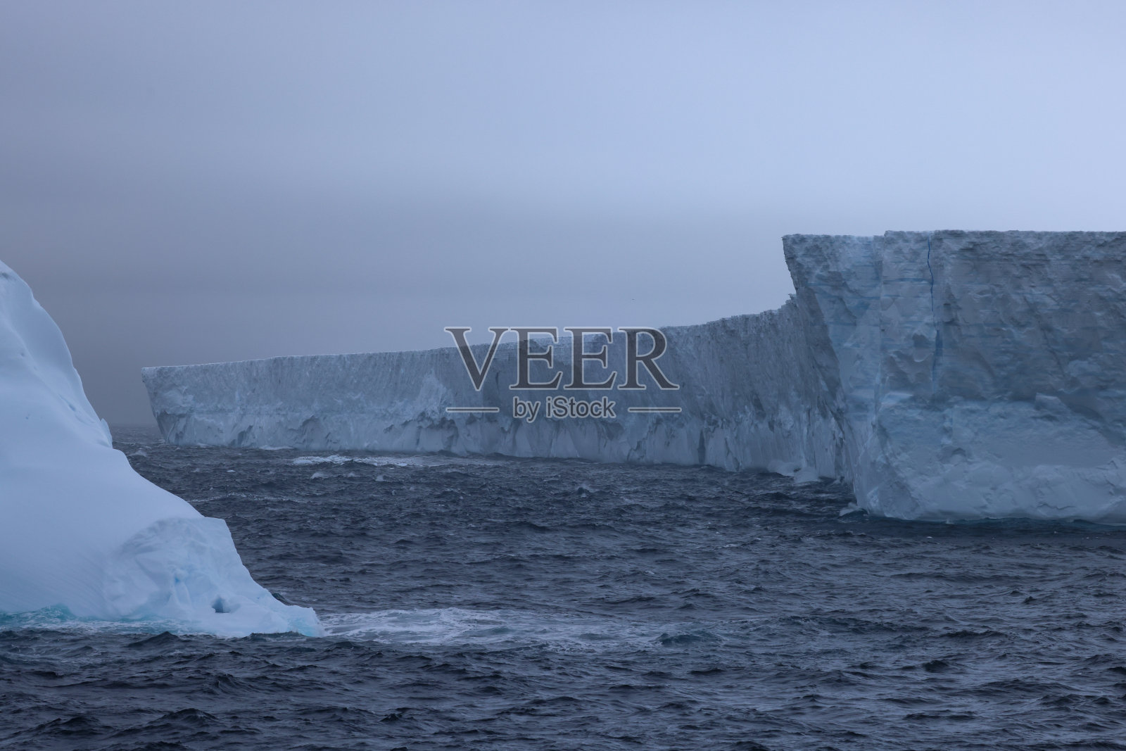 巨大的冰山照片摄影图片