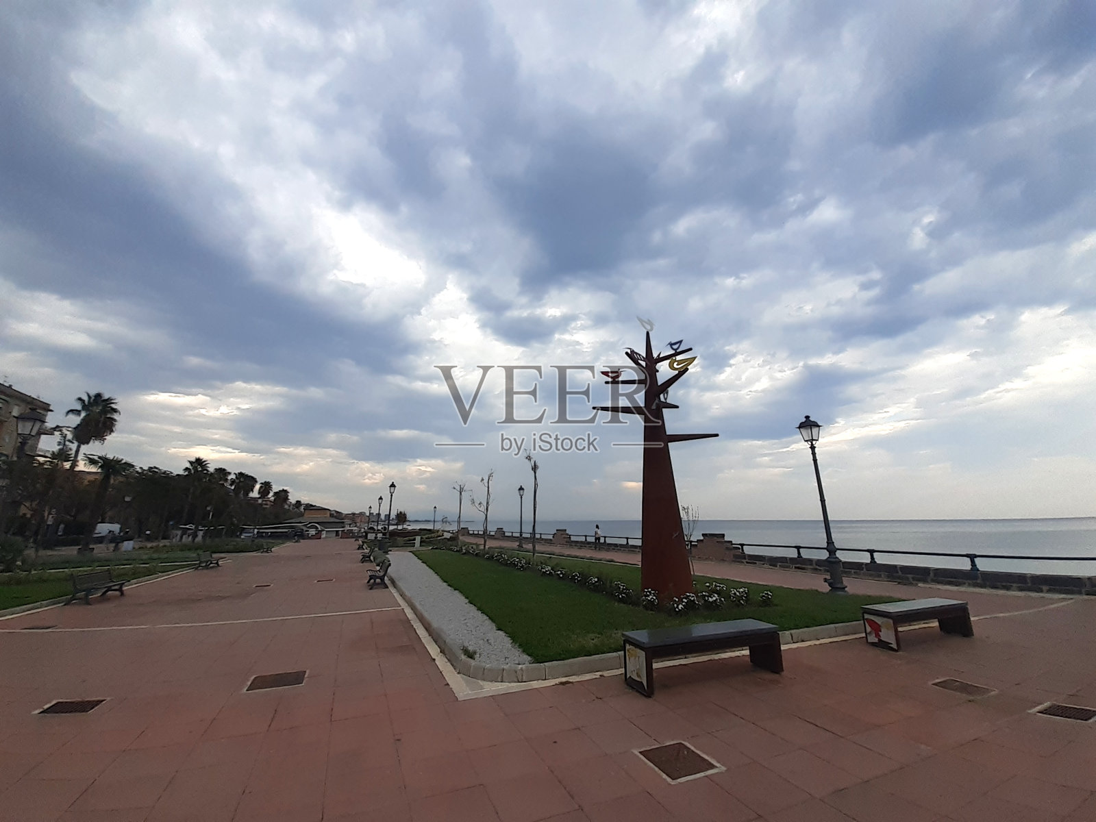 意大利:萨莱诺的海景，2023年9月17日。照片摄影图片