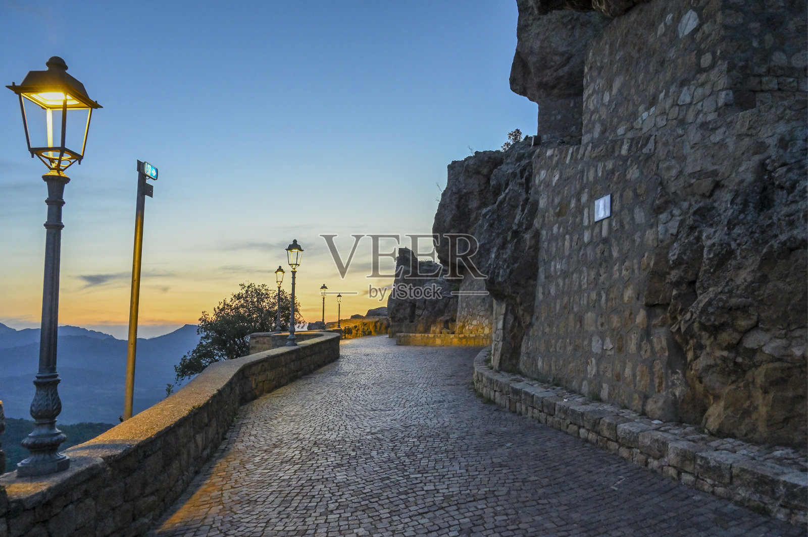 波里尼亚村照片摄影图片