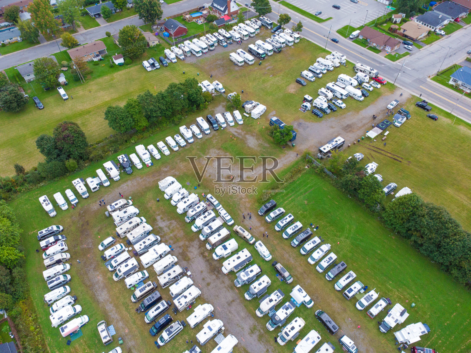房车聚集的鸟瞰图照片摄影图片