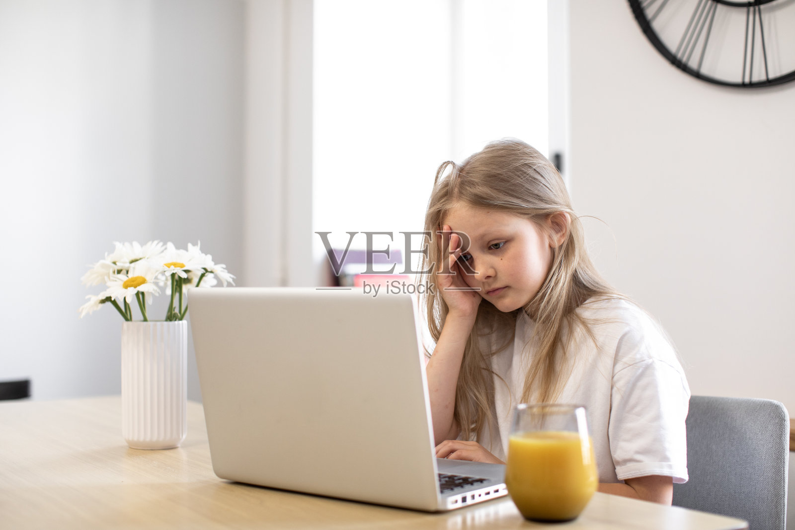 居家学习照片摄影图片